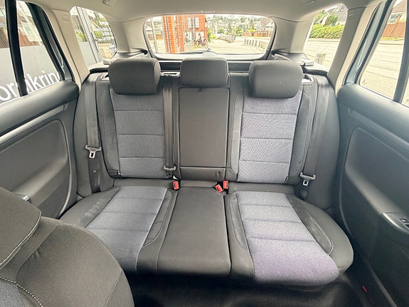 Volkswagen Golf 19 of 22