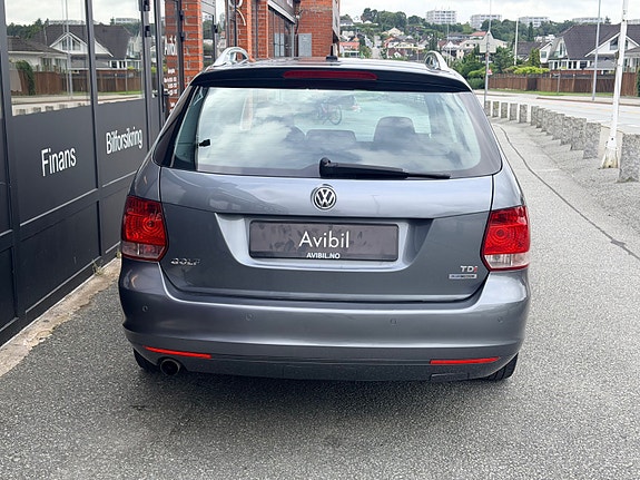 Volkswagen Golf 4 of 22