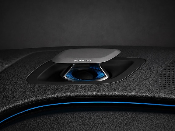 XPeng P7 17 of 22