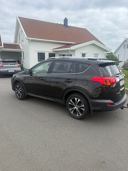 Toyota RAV4 5 of 12