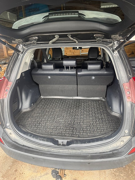 Toyota RAV4 7 of 12
