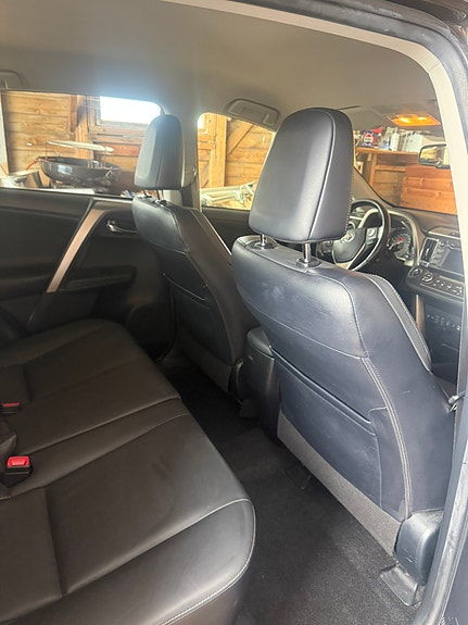 Toyota RAV4 12 of 12