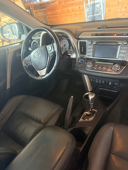 Toyota RAV4 10 of 12