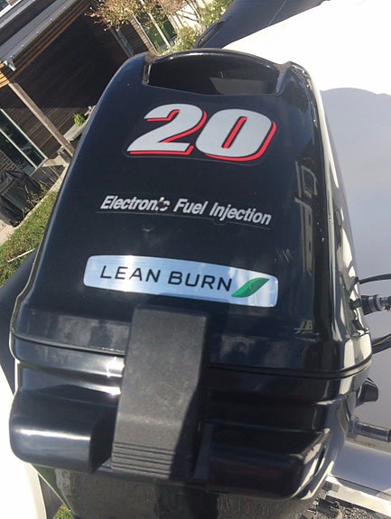 BRIG 380 med 20 hk Suzuki 4 of 8