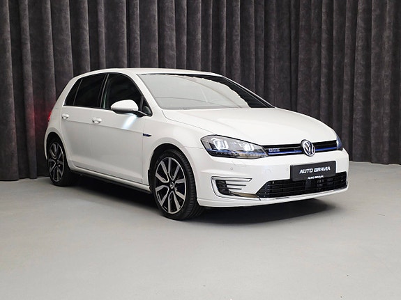 Volkswagen Golf VII 8 of 30