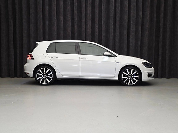 Volkswagen Golf VII 7 of 30