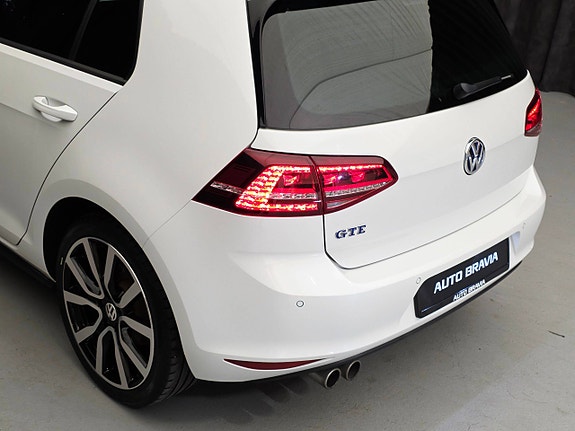 Volkswagen Golf VII 14 of 30