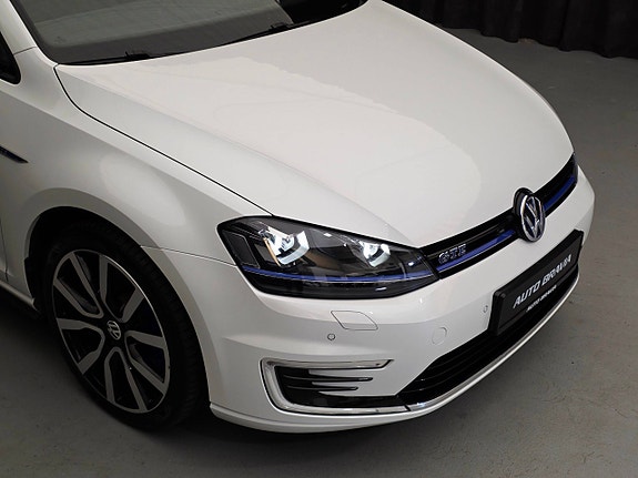 Volkswagen Golf VII 9 of 30