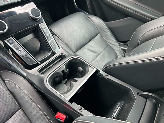 Jaguar I-PACE 26 of 30