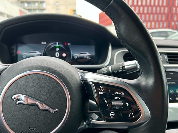 Jaguar I-PACE 20 of 30