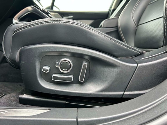 Jaguar I-PACE 15 of 30