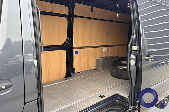 Mercedes-Benz Sprinter 319 11 of 19