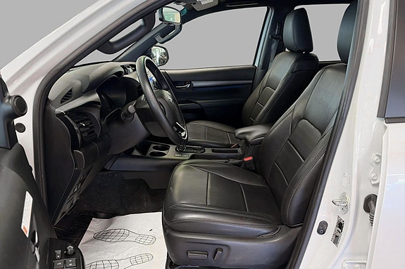 Toyota HiLux 10 of 19
