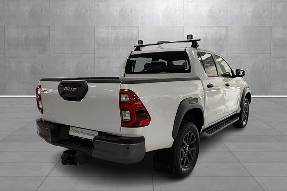 Toyota HiLux 5 of 19