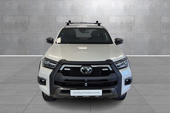 Toyota HiLux 8 of 19