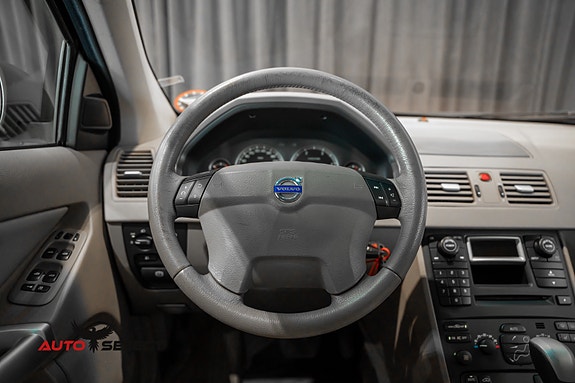 Volvo XC90 24 of 30