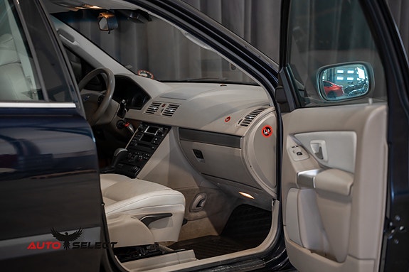 Volvo XC90 17 of 30