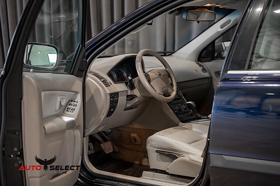 Volvo XC90 20 of 30