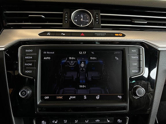 Volkswagen Passat Alltrack 24 of 30