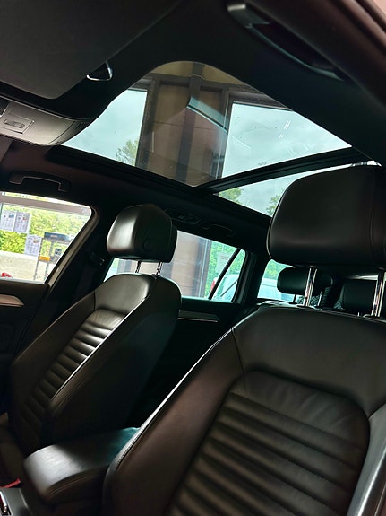 Volkswagen Passat Alltrack 12 of 30