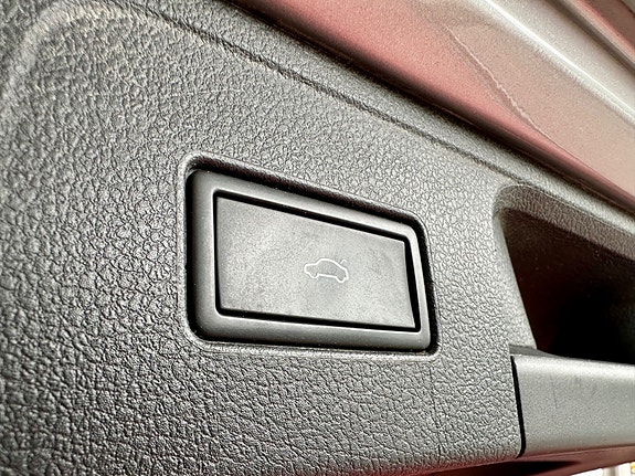 Volkswagen Passat Alltrack 30 of 30