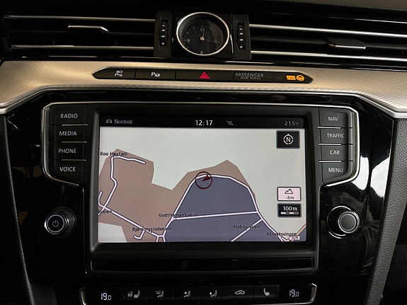 Volkswagen Passat Alltrack 25 of 30