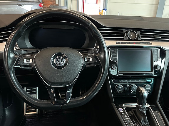 Volkswagen Passat Alltrack 21 of 30