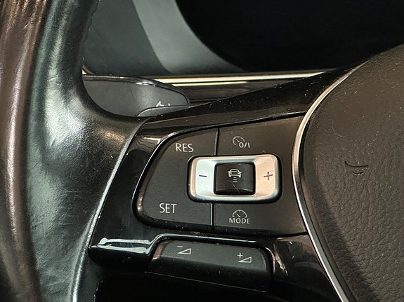 Volkswagen Passat Alltrack 22 of 30