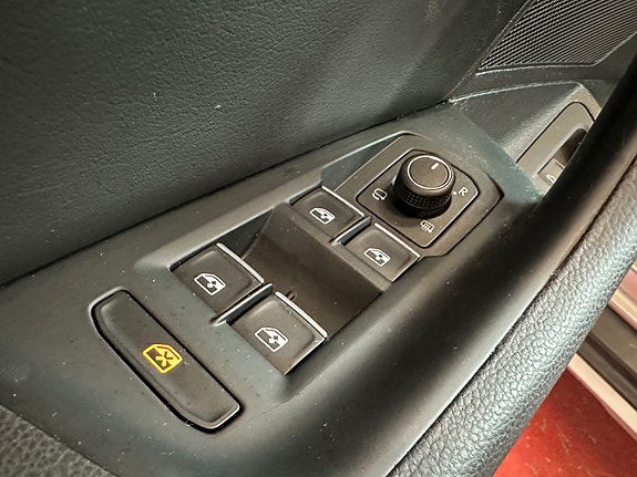 Volkswagen Passat Alltrack 15 of 30