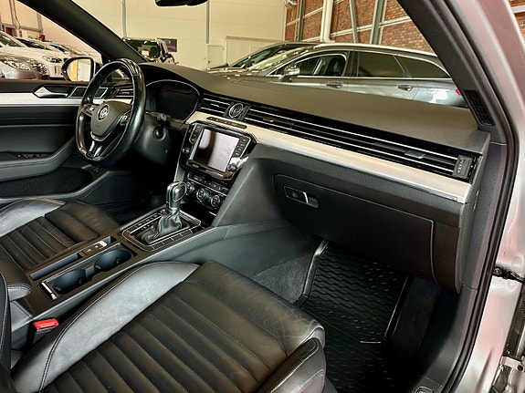 Volkswagen Passat Alltrack 17 of 30
