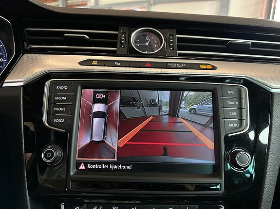Volkswagen Passat Alltrack 29 of 30