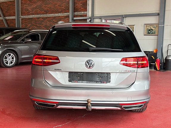 Volkswagen Passat Alltrack 6 of 30