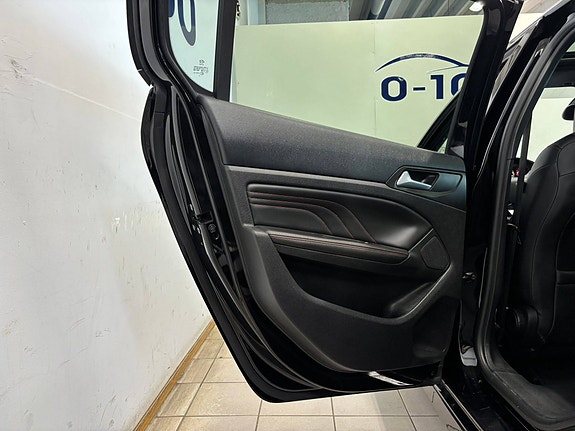 Peugeot 308 19 of 30