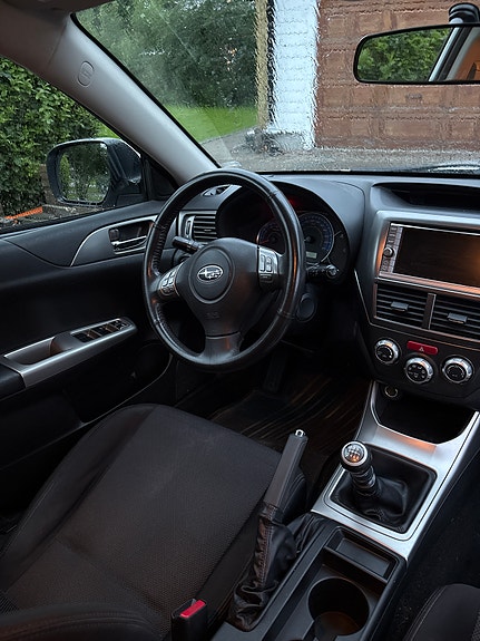 Subaru Impreza 6 of 7
