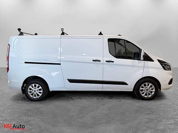 Ford Transit Custom 2 of 30