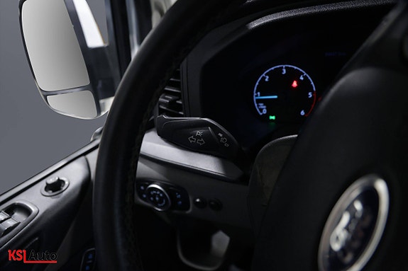 Ford Transit Custom 24 of 30
