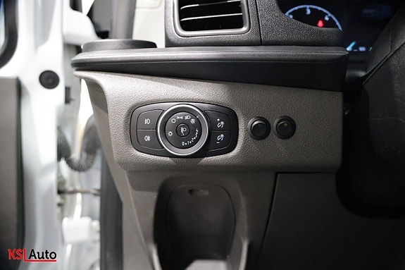 Ford Transit Custom 20 of 30
