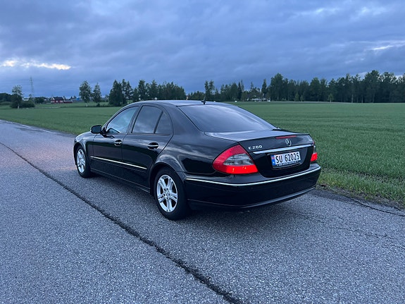 Mercedes-Benz 200 D 8 of 8