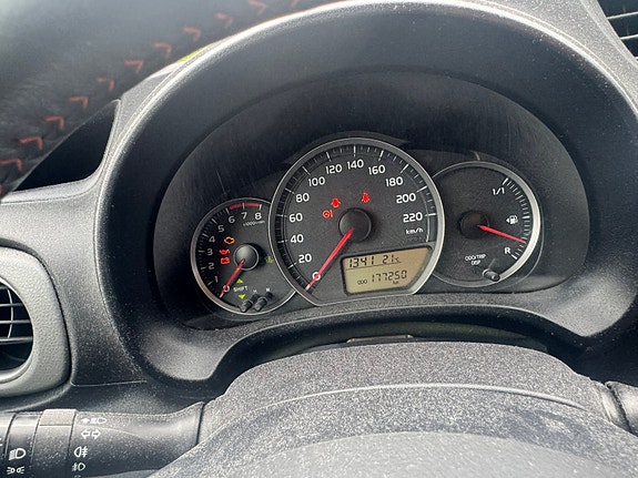 Toyota Yaris 9 of 9