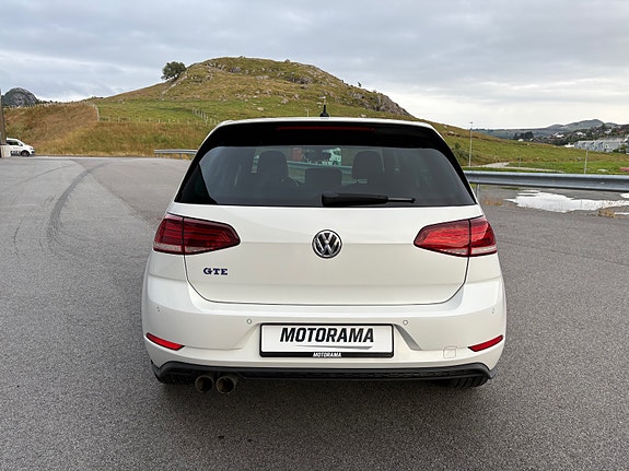 Volkswagen Golf 4 of 30