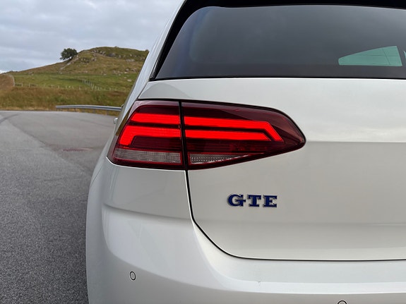 Volkswagen Golf 14 of 30