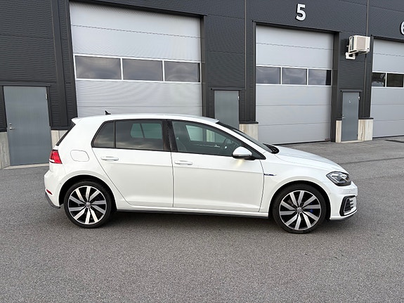 Volkswagen Golf 2 of 30
