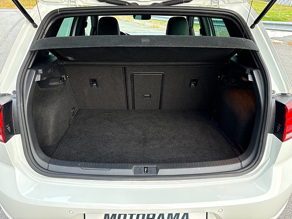 Volkswagen Golf 22 of 30