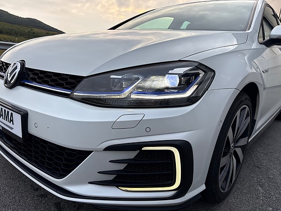 Volkswagen Golf 11 of 30