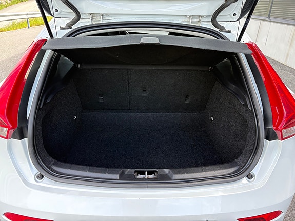 Volvo V40 16 of 30