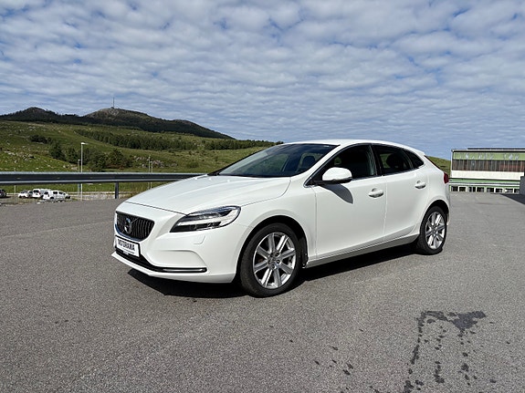 Volvo V40 7 of 30