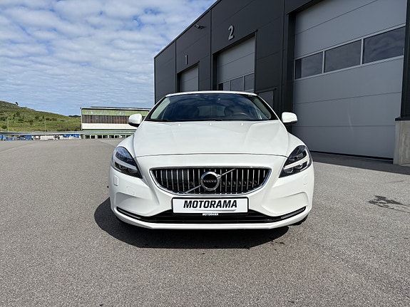Volvo V40 8 of 30