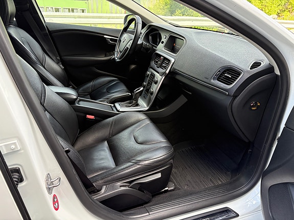 Volvo V40 23 of 30
