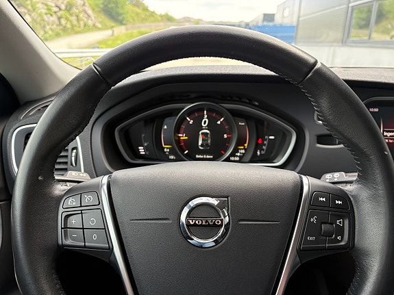 Volvo V40 28 of 30