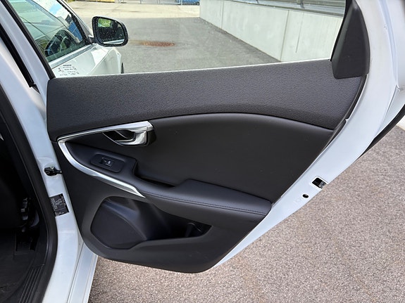 Volvo V40 18 of 30